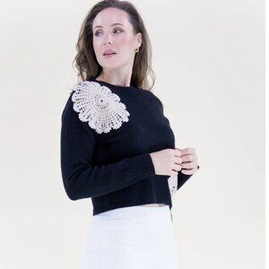 ASYMMETRICAL CROCHET CROPPED CREW NECK SWEATER BLACK